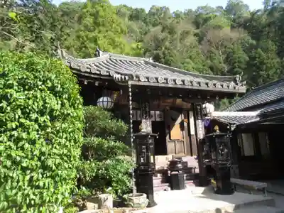 法起院の本殿・本堂