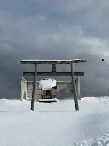 龍神（本別）の{uncategorized: "未分類", other: "その他", undefined: "問題あり", building: "その他建物", grave: "お墓", sacred_gate: "鳥居", guardian: "狛犬", statue: "像", buddha: "仏像", history: "歴史", nature: "自然", garden: "庭園", animal: "動物", pagoda: "塔", temizu: "手水舎", mountain_gate: "山門・神門", sanctuary: "本殿・本堂", subordinate: "末社・摂社", art: "芸術", scenery: "景色", jizo: "地蔵", ema: "絵馬", goshuin: "御朱印", omikuji: "おみくじ", items: "授与品その他", amulet: "お守り", goshuincho: "御朱印帳", eats: "食事", festival: "お祭り", votive_dance: "神楽", shichigosan: "七五三参", wedding: "結婚式", experience: "体験その他", initially: "初詣", around: "周辺", anti_infection: "感染症対策"}