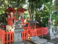 関守稲荷神社の本殿