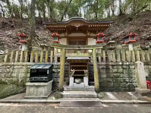 霊山寺の{uncategorized: "未分類", other: "その他", undefined: "問題あり", building: "その他建物", grave: "お墓", sacred_gate: "鳥居", guardian: "狛犬", statue: "像", buddha: "仏像", history: "歴史", nature: "自然", garden: "庭園", animal: "動物", pagoda: "塔", temizu: "手水舎", mountain_gate: "山門・神門", sanctuary: "本殿・本堂", subordinate: "末社・摂社", art: "芸術", scenery: "景色", jizo: "地蔵", ema: "絵馬", goshuin: "御朱印", omikuji: "おみくじ", items: "授与品その他", amulet: "お守り", goshuincho: "御朱印帳", eats: "食事", festival: "お祭り", votive_dance: "神楽", shichigosan: "七五三参", wedding: "結婚式", experience: "体験その他", initially: "初詣", around: "周辺", anti_infection: "感染症対策"}