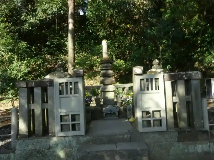 白旗神社(西御門)の塔