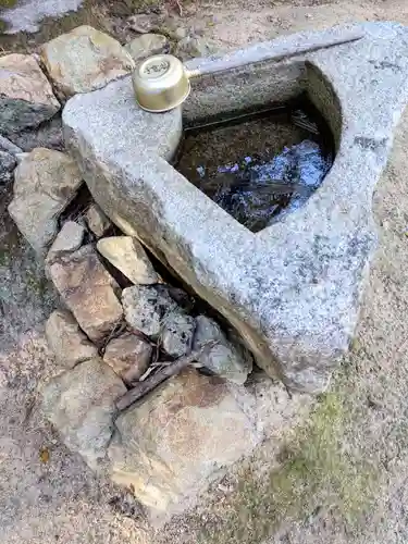 奥寺山神社の手水