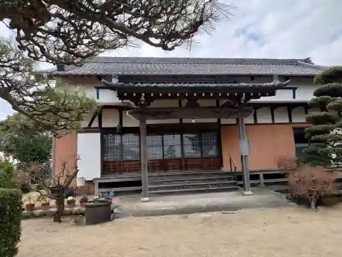 証興寺の{uncategorized: "未分類", other: "その他", undefined: "問題あり", building: "その他建物", grave: "お墓", sacred_gate: "鳥居", guardian: "狛犬", statue: "像", buddha: "仏像", history: "歴史", nature: "自然", garden: "庭園", animal: "動物", pagoda: "塔", temizu: "手水舎", mountain_gate: "山門・神門", sanctuary: "本殿・本堂", subordinate: "末社・摂社", art: "芸術", scenery: "景色", jizo: "地蔵", ema: "絵馬", goshuin: "御朱印", omikuji: "おみくじ", items: "授与品その他", amulet: "お守り", goshuincho: "御朱印帳", eats: "食事", festival: "お祭り", votive_dance: "神楽", shichigosan: "七五三参", wedding: "結婚式", experience: "体験その他", initially: "初詣", around: "周辺", anti_infection: "感染症対策"}