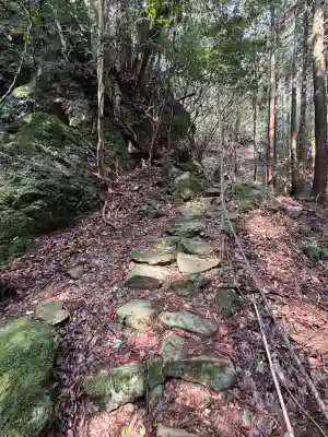 韓竈神社の{uncategorized: "未分類", other: "その他", undefined: "問題あり", building: "その他建物", grave: "お墓", sacred_gate: "鳥居", guardian: "狛犬", statue: "像", buddha: "仏像", history: "歴史", nature: "自然", garden: "庭園", animal: "動物", pagoda: "塔", temizu: "手水舎", mountain_gate: "山門・神門", sanctuary: "本殿・本堂", subordinate: "末社・摂社", art: "芸術", scenery: "景色", jizo: "地蔵", ema: "絵馬", goshuin: "御朱印", omikuji: "おみくじ", items: "授与品その他", amulet: "お守り", goshuincho: "御朱印帳", eats: "食事", festival: "お祭り", votive_dance: "神楽", shichigosan: "七五三参", wedding: "結婚式", experience: "体験その他", initially: "初詣", around: "周辺", anti_infection: "感染症対策"}