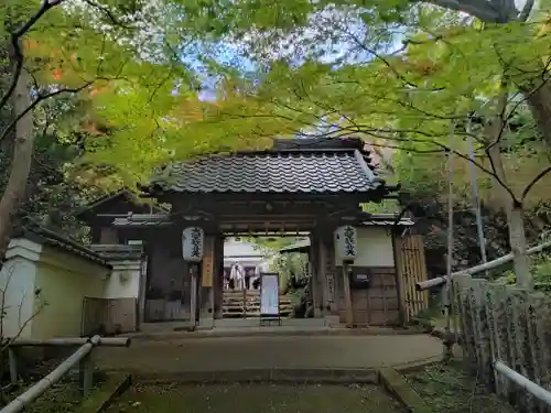 山科聖天 雙林院（双林院）　の山門・神門