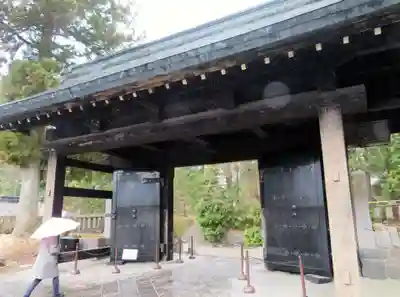 輪王寺の山門・神門