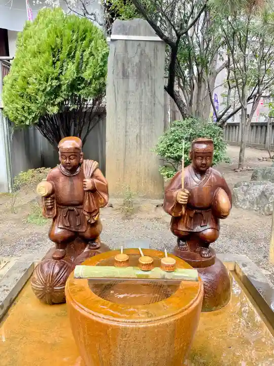 亀戸 香取神社の{uncategorized: "未分類", other: "その他", undefined: "問題あり", building: "その他建物", grave: "お墓", sacred_gate: "鳥居", guardian: "狛犬", statue: "像", buddha: "仏像", history: "歴史", nature: "自然", garden: "庭園", animal: "動物", pagoda: "塔", temizu: "手水舎", mountain_gate: "山門・神門", sanctuary: "本殿・本堂", subordinate: "末社・摂社", art: "芸術", scenery: "景色", jizo: "地蔵", ema: "絵馬", goshuin: "御朱印", omikuji: "おみくじ", items: "授与品その他", amulet: "お守り", goshuincho: "御朱印帳", eats: "食事", festival: "お祭り", votive_dance: "神楽", shichigosan: "七五三参", wedding: "結婚式", experience: "体験その他", initially: "初詣", around: "周辺", anti_infection: "感染症対策"}