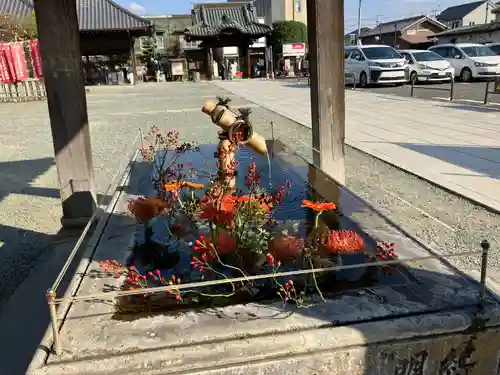 成田山川越別院の手水舎