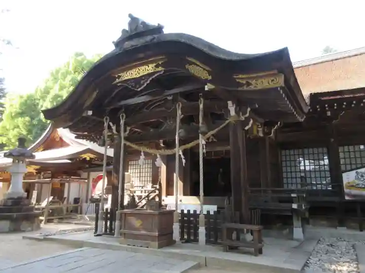 武田神社の本殿・本堂