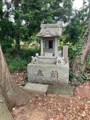 地神神社の{uncategorized: "未分類", other: "その他", undefined: "問題あり", building: "その他建物", grave: "お墓", sacred_gate: "鳥居", guardian: "狛犬", statue: "像", buddha: "仏像", history: "歴史", nature: "自然", garden: "庭園", animal: "動物", pagoda: "塔", temizu: "手水舎", mountain_gate: "山門・神門", sanctuary: "本殿・本堂", subordinate: "末社・摂社", art: "芸術", scenery: "景色", jizo: "地蔵", ema: "絵馬", goshuin: "御朱印", omikuji: "おみくじ", items: "授与品その他", amulet: "お守り", goshuincho: "御朱印帳", eats: "食事", festival: "お祭り", votive_dance: "神楽", shichigosan: "七五三参", wedding: "結婚式", experience: "体験その他", initially: "初詣", around: "周辺", anti_infection: "感染症対策"}