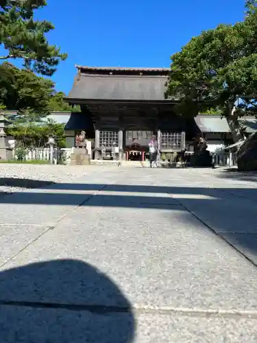 大洗磯前神社の{uncategorized: "未分類", other: "その他", undefined: "問題あり", building: "その他建物", grave: "お墓", sacred_gate: "鳥居", guardian: "狛犬", statue: "像", buddha: "仏像", history: "歴史", nature: "自然", garden: "庭園", animal: "動物", pagoda: "塔", temizu: "手水舎", mountain_gate: "山門・神門", sanctuary: "本殿・本堂", subordinate: "末社・摂社", art: "芸術", scenery: "景色", jizo: "地蔵", ema: "絵馬", goshuin: "御朱印", omikuji: "おみくじ", items: "授与品その他", amulet: "お守り", goshuincho: "御朱印帳", eats: "食事", festival: "お祭り", votive_dance: "神楽", shichigosan: "七五三参", wedding: "結婚式", experience: "体験その他", initially: "初詣", around: "周辺", anti_infection: "感染症対策"}