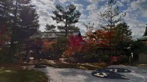 高台寺（高台寿聖禅寺・高臺寺）の{uncategorized: "未分類", other: "その他", undefined: "問題あり", building: "その他建物", grave: "お墓", sacred_gate: "鳥居", guardian: "狛犬", statue: "像", buddha: "仏像", history: "歴史", nature: "自然", garden: "庭園", animal: "動物", pagoda: "塔", temizu: "手水舎", mountain_gate: "山門・神門", sanctuary: "本殿・本堂", subordinate: "末社・摂社", art: "芸術", scenery: "景色", jizo: "地蔵", ema: "絵馬", goshuin: "御朱印", omikuji: "おみくじ", items: "授与品その他", amulet: "お守り", goshuincho: "御朱印帳", eats: "食事", festival: "お祭り", votive_dance: "神楽", shichigosan: "七五三参", wedding: "結婚式", experience: "体験その他", initially: "初詣", around: "周辺", anti_infection: "感染症対策"}