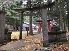 岡谷稲荷神社の鳥居