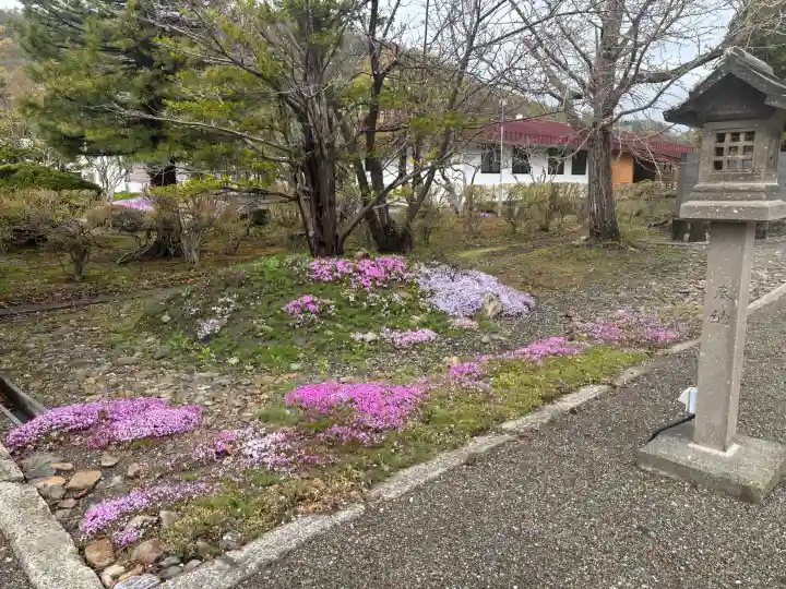 栗山天満宮の{uncategorized: "未分類", other: "その他", undefined: "問題あり", building: "その他建物", grave: "お墓", sacred_gate: "鳥居", guardian: "狛犬", statue: "像", buddha: "仏像", history: "歴史", nature: "自然", garden: "庭園", animal: "動物", pagoda: "塔", temizu: "手水舎", mountain_gate: "山門・神門", sanctuary: "本殿・本堂", subordinate: "末社・摂社", art: "芸術", scenery: "景色", jizo: "地蔵", ema: "絵馬", goshuin: "御朱印", omikuji: "おみくじ", items: "授与品その他", amulet: "お守り", goshuincho: "御朱印帳", eats: "食事", festival: "お祭り", votive_dance: "神楽", shichigosan: "七五三参", wedding: "結婚式", experience: "体験その他", initially: "初詣", around: "周辺", anti_infection: "感染症対策"}
