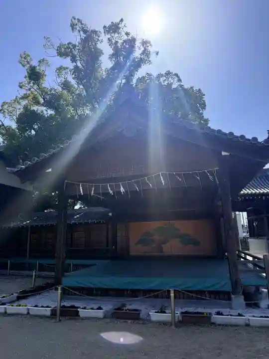 泊神社の{uncategorized: "未分類", other: "その他", undefined: "問題あり", building: "その他建物", grave: "お墓", sacred_gate: "鳥居", guardian: "狛犬", statue: "像", buddha: "仏像", history: "歴史", nature: "自然", garden: "庭園", animal: "動物", pagoda: "塔", temizu: "手水舎", mountain_gate: "山門・神門", sanctuary: "本殿・本堂", subordinate: "末社・摂社", art: "芸術", scenery: "景色", jizo: "地蔵", ema: "絵馬", goshuin: "御朱印", omikuji: "おみくじ", items: "授与品その他", amulet: "お守り", goshuincho: "御朱印帳", eats: "食事", festival: "お祭り", votive_dance: "神楽", shichigosan: "七五三参", wedding: "結婚式", experience: "体験その他", initially: "初詣", around: "周辺", anti_infection: "感染症対策"}