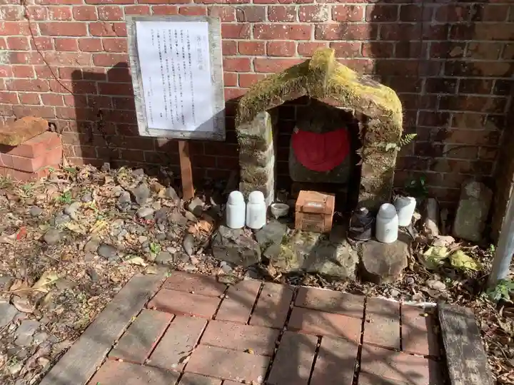 護り稚児地蔵の本殿・本堂