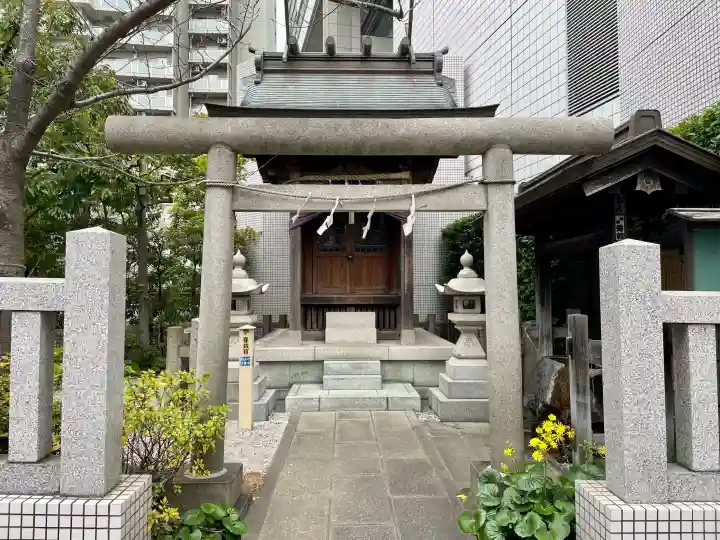 第六天社の{uncategorized: "未分類", other: "その他", undefined: "問題あり", building: "その他建物", grave: "お墓", sacred_gate: "鳥居", guardian: "狛犬", statue: "像", buddha: "仏像", history: "歴史", nature: "自然", garden: "庭園", animal: "動物", pagoda: "塔", temizu: "手水舎", mountain_gate: "山門・神門", sanctuary: "本殿・本堂", subordinate: "末社・摂社", art: "芸術", scenery: "景色", jizo: "地蔵", ema: "絵馬", goshuin: "御朱印", omikuji: "おみくじ", items: "授与品その他", amulet: "お守り", goshuincho: "御朱印帳", eats: "食事", festival: "お祭り", votive_dance: "神楽", shichigosan: "七五三参", wedding: "結婚式", experience: "体験その他", initially: "初詣", around: "周辺", anti_infection: "感染症対策"}