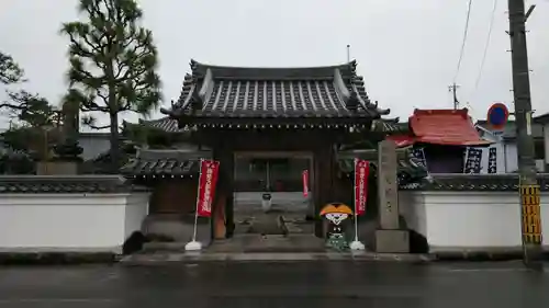 聖徳寺の山門