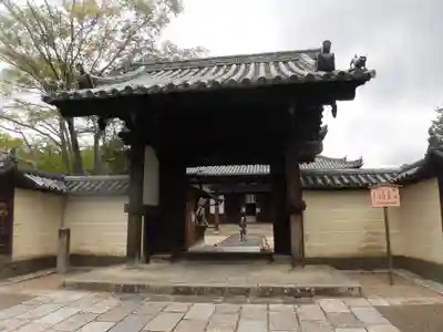 東大寺戒壇院戒壇堂の山門・神門
