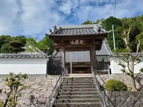 来迎寺の山門