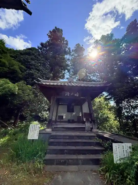 慈光寺の{uncategorized: "未分類", other: "その他", undefined: "問題あり", building: "その他建物", grave: "お墓", sacred_gate: "鳥居", guardian: "狛犬", statue: "像", buddha: "仏像", history: "歴史", nature: "自然", garden: "庭園", animal: "動物", pagoda: "塔", temizu: "手水舎", mountain_gate: "山門・神門", sanctuary: "本殿・本堂", subordinate: "末社・摂社", art: "芸術", scenery: "景色", jizo: "地蔵", ema: "絵馬", goshuin: "御朱印", omikuji: "おみくじ", items: "授与品その他", amulet: "お守り", goshuincho: "御朱印帳", eats: "食事", festival: "お祭り", votive_dance: "神楽", shichigosan: "七五三参", wedding: "結婚式", experience: "体験その他", initially: "初詣", around: "周辺", anti_infection: "感染症対策"}