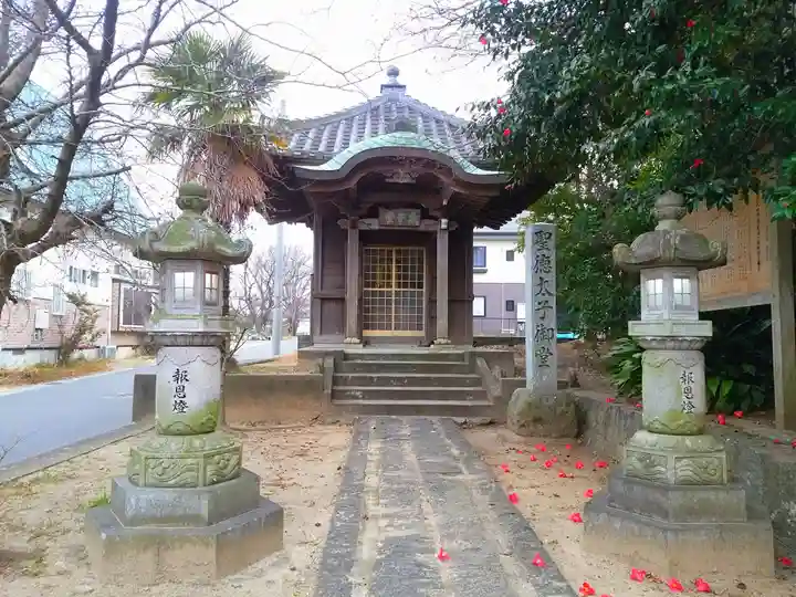 聖徳太子御堂の本殿・本堂