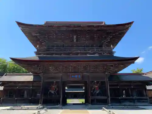 瑞龍寺の山門