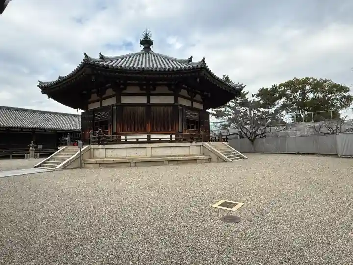 法隆寺 夢殿の{uncategorized: "未分類", other: "その他", undefined: "問題あり", building: "その他建物", grave: "お墓", sacred_gate: "鳥居", guardian: "狛犬", statue: "像", buddha: "仏像", history: "歴史", nature: "自然", garden: "庭園", animal: "動物", pagoda: "塔", temizu: "手水舎", mountain_gate: "山門・神門", sanctuary: "本殿・本堂", subordinate: "末社・摂社", art: "芸術", scenery: "景色", jizo: "地蔵", ema: "絵馬", goshuin: "御朱印", omikuji: "おみくじ", items: "授与品その他", amulet: "お守り", goshuincho: "御朱印帳", eats: "食事", festival: "お祭り", votive_dance: "神楽", shichigosan: "七五三参", wedding: "結婚式", experience: "体験その他", initially: "初詣", around: "周辺", anti_infection: "感染症対策"}