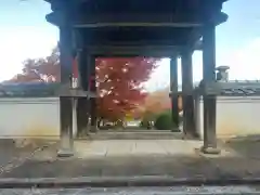 石像寺の山門