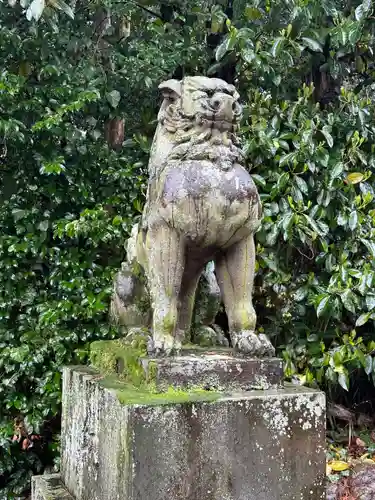 忍　諏訪神社・東照宮　の狛犬