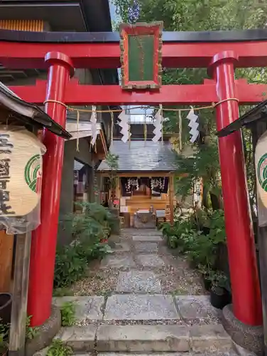 五十稲荷神社(栄寿稲荷神社)の鳥居