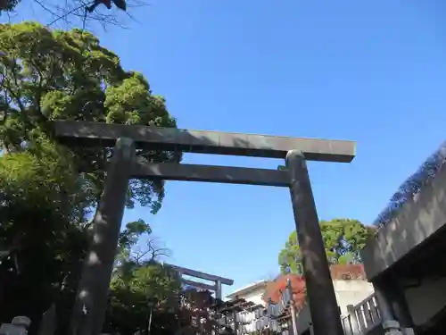 伊勢山皇大神宮の鳥居