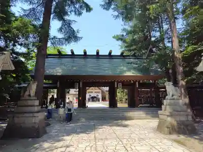 帯廣神社の山門・神門
