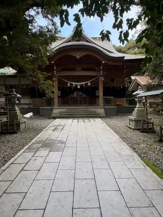 須須神社の{uncategorized: "未分類", other: "その他", undefined: "問題あり", building: "その他建物", grave: "お墓", sacred_gate: "鳥居", guardian: "狛犬", statue: "像", buddha: "仏像", history: "歴史", nature: "自然", garden: "庭園", animal: "動物", pagoda: "塔", temizu: "手水舎", mountain_gate: "山門・神門", sanctuary: "本殿・本堂", subordinate: "末社・摂社", art: "芸術", scenery: "景色", jizo: "地蔵", ema: "絵馬", goshuin: "御朱印", omikuji: "おみくじ", items: "授与品その他", amulet: "お守り", goshuincho: "御朱印帳", eats: "食事", festival: "お祭り", votive_dance: "神楽", shichigosan: "七五三参", wedding: "結婚式", experience: "体験その他", initially: "初詣", around: "周辺", anti_infection: "感染症対策"}
