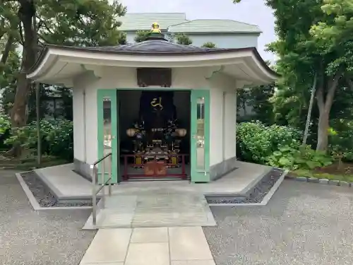 十念寺の{uncategorized: "未分類", other: "その他", undefined: "問題あり", building: "その他建物", grave: "お墓", sacred_gate: "鳥居", guardian: "狛犬", statue: "像", buddha: "仏像", history: "歴史", nature: "自然", garden: "庭園", animal: "動物", pagoda: "塔", temizu: "手水舎", mountain_gate: "山門・神門", sanctuary: "本殿・本堂", subordinate: "末社・摂社", art: "芸術", scenery: "景色", jizo: "地蔵", ema: "絵馬", goshuin: "御朱印", omikuji: "おみくじ", items: "授与品その他", amulet: "お守り", goshuincho: "御朱印帳", eats: "食事", festival: "お祭り", votive_dance: "神楽", shichigosan: "七五三参", wedding: "結婚式", experience: "体験その他", initially: "初詣", around: "周辺", anti_infection: "感染症対策"}