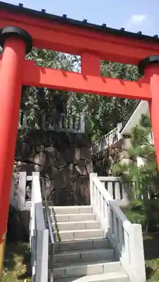 穴八幡宮の鳥居