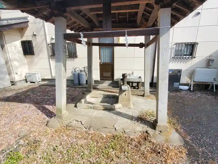 諏訪神社の手水舎