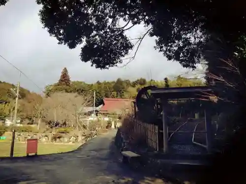 谷性寺の建物その他