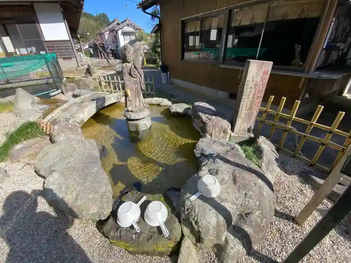 羅漢寺の{uncategorized: "未分類", other: "その他", undefined: "問題あり", building: "その他建物", grave: "お墓", sacred_gate: "鳥居", guardian: "狛犬", statue: "像", buddha: "仏像", history: "歴史", nature: "自然", garden: "庭園", animal: "動物", pagoda: "塔", temizu: "手水舎", mountain_gate: "山門・神門", sanctuary: "本殿・本堂", subordinate: "末社・摂社", art: "芸術", scenery: "景色", jizo: "地蔵", ema: "絵馬", goshuin: "御朱印", omikuji: "おみくじ", items: "授与品その他", amulet: "お守り", goshuincho: "御朱印帳", eats: "食事", festival: "お祭り", votive_dance: "神楽", shichigosan: "七五三参", wedding: "結婚式", experience: "体験その他", initially: "初詣", around: "周辺", anti_infection: "感染症対策"}