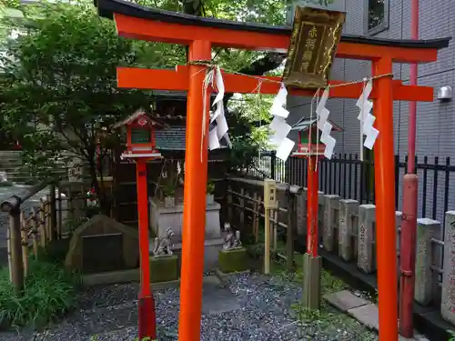 三田春日神社の末社