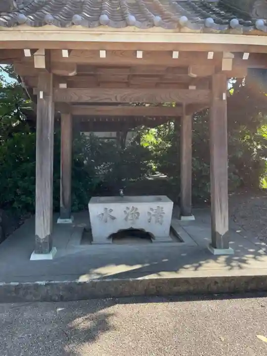 仏地院の手水舎