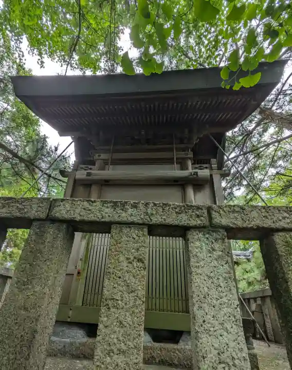 八幡社(落合八幡社)の{uncategorized: "未分類", other: "その他", undefined: "問題あり", building: "その他建物", grave: "お墓", sacred_gate: "鳥居", guardian: "狛犬", statue: "像", buddha: "仏像", history: "歴史", nature: "自然", garden: "庭園", animal: "動物", pagoda: "塔", temizu: "手水舎", mountain_gate: "山門・神門", sanctuary: "本殿・本堂", subordinate: "末社・摂社", art: "芸術", scenery: "景色", jizo: "地蔵", ema: "絵馬", goshuin: "御朱印", omikuji: "おみくじ", items: "授与品その他", amulet: "お守り", goshuincho: "御朱印帳", eats: "食事", festival: "お祭り", votive_dance: "神楽", shichigosan: "七五三参", wedding: "結婚式", experience: "体験その他", initially: "初詣", around: "周辺", anti_infection: "感染症対策"}