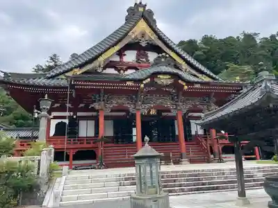 久遠寺の本殿・本堂