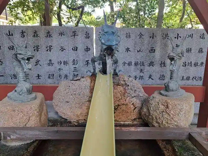 越木岩神社の手水舎