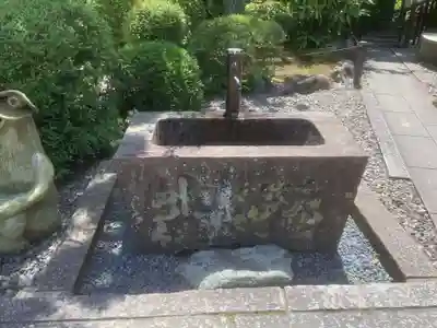 霊鷲院（曼陀羅寺塔頭）の手水舎