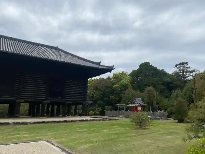 杉本神社(正倉院境内社)の{uncategorized: "未分類", other: "その他", undefined: "問題あり", building: "その他建物", grave: "お墓", sacred_gate: "鳥居", guardian: "狛犬", statue: "像", buddha: "仏像", history: "歴史", nature: "自然", garden: "庭園", animal: "動物", pagoda: "塔", temizu: "手水舎", mountain_gate: "山門・神門", sanctuary: "本殿・本堂", subordinate: "末社・摂社", art: "芸術", scenery: "景色", jizo: "地蔵", ema: "絵馬", goshuin: "御朱印", omikuji: "おみくじ", items: "授与品その他", amulet: "お守り", goshuincho: "御朱印帳", eats: "食事", festival: "お祭り", votive_dance: "神楽", shichigosan: "七五三参", wedding: "結婚式", experience: "体験その他", initially: "初詣", around: "周辺", anti_infection: "感染症対策"}
