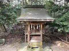 主人神社の本殿