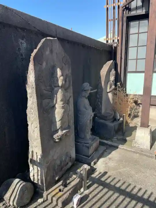 十条聖観音堂の{uncategorized: "未分類", other: "その他", undefined: "問題あり", building: "その他建物", grave: "お墓", sacred_gate: "鳥居", guardian: "狛犬", statue: "像", buddha: "仏像", history: "歴史", nature: "自然", garden: "庭園", animal: "動物", pagoda: "塔", temizu: "手水舎", mountain_gate: "山門・神門", sanctuary: "本殿・本堂", subordinate: "末社・摂社", art: "芸術", scenery: "景色", jizo: "地蔵", ema: "絵馬", goshuin: "御朱印", omikuji: "おみくじ", items: "授与品その他", amulet: "お守り", goshuincho: "御朱印帳", eats: "食事", festival: "お祭り", votive_dance: "神楽", shichigosan: "七五三参", wedding: "結婚式", experience: "体験その他", initially: "初詣", around: "周辺", anti_infection: "感染症対策"}