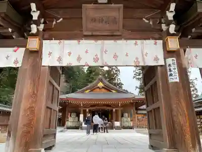 高麗神社の山門・神門