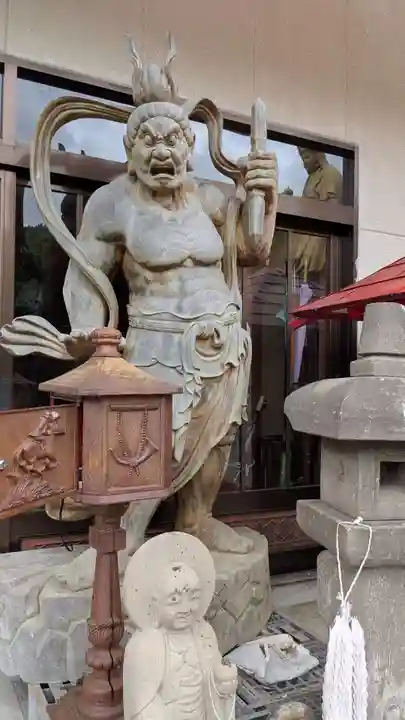 札幌大師 招福寺の像